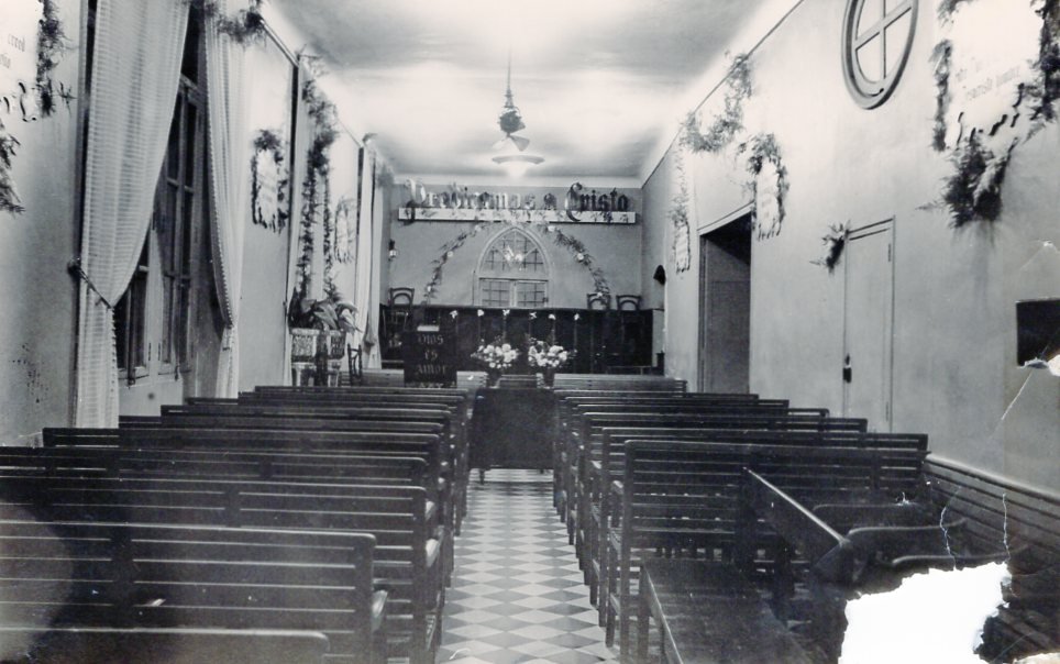 Interior del primer local de la iglesia en la calle Palma