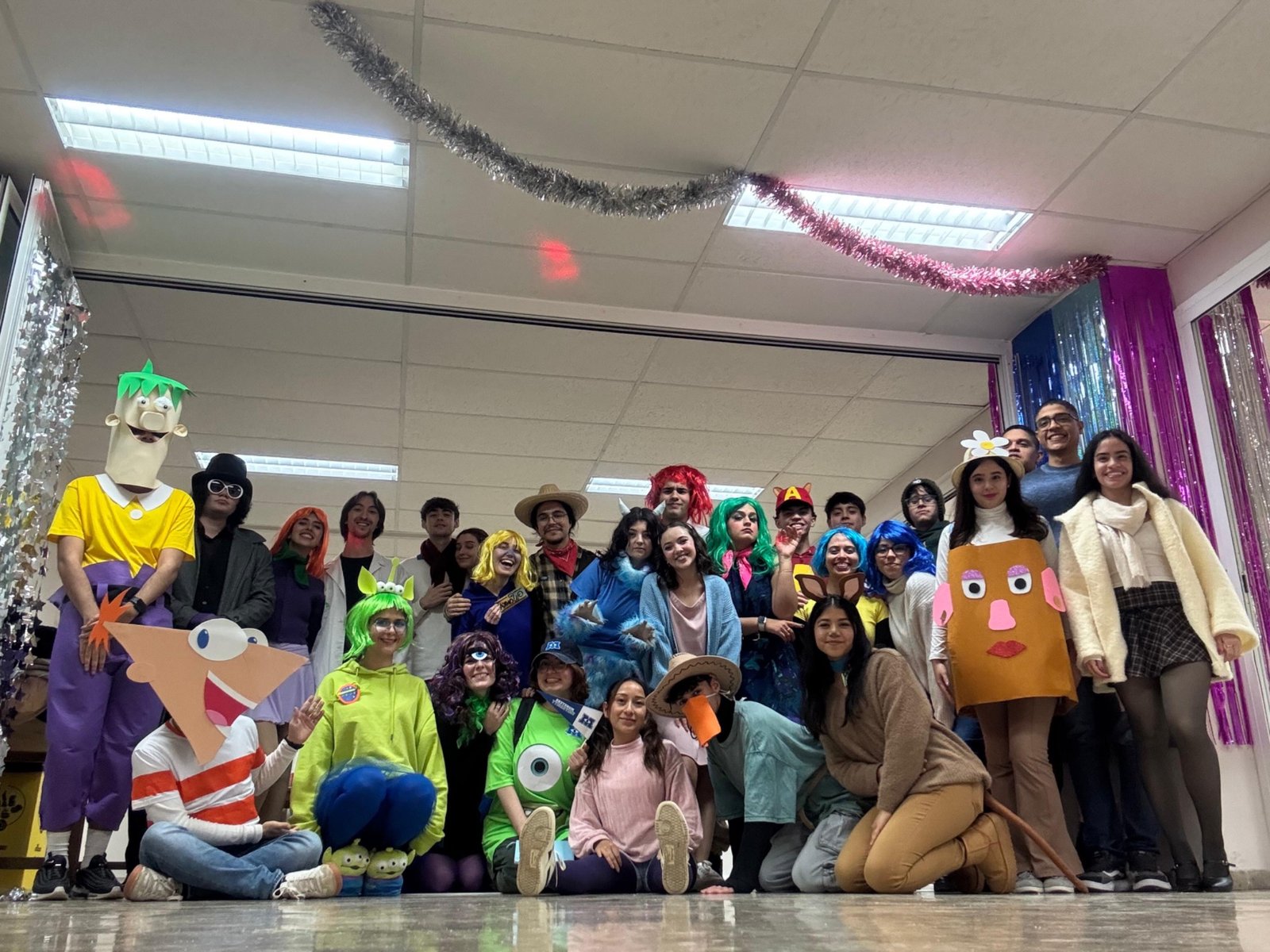 Participantes de una actividad infantil en la iglesia